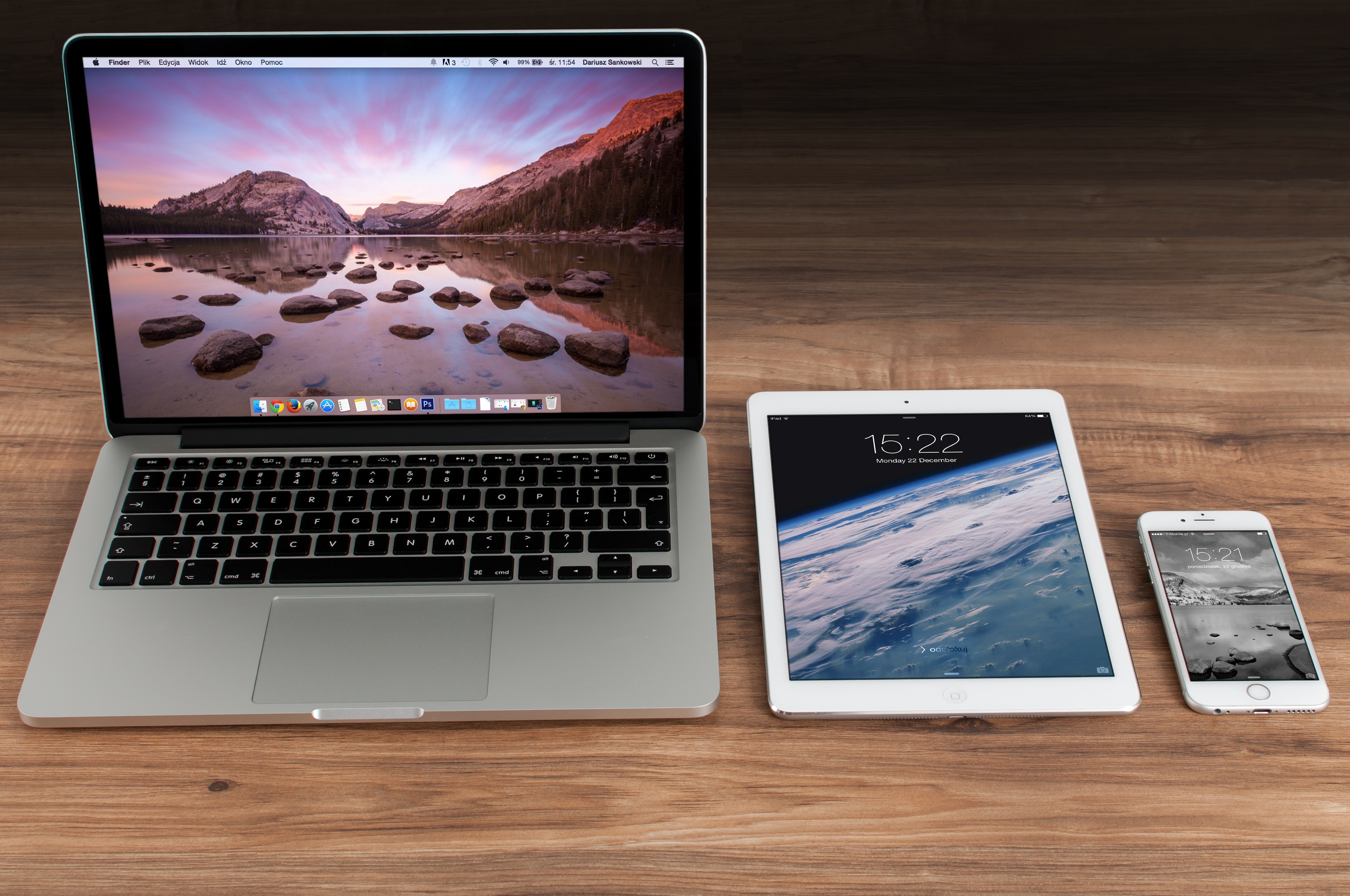 apple-desk-digital-4158-1