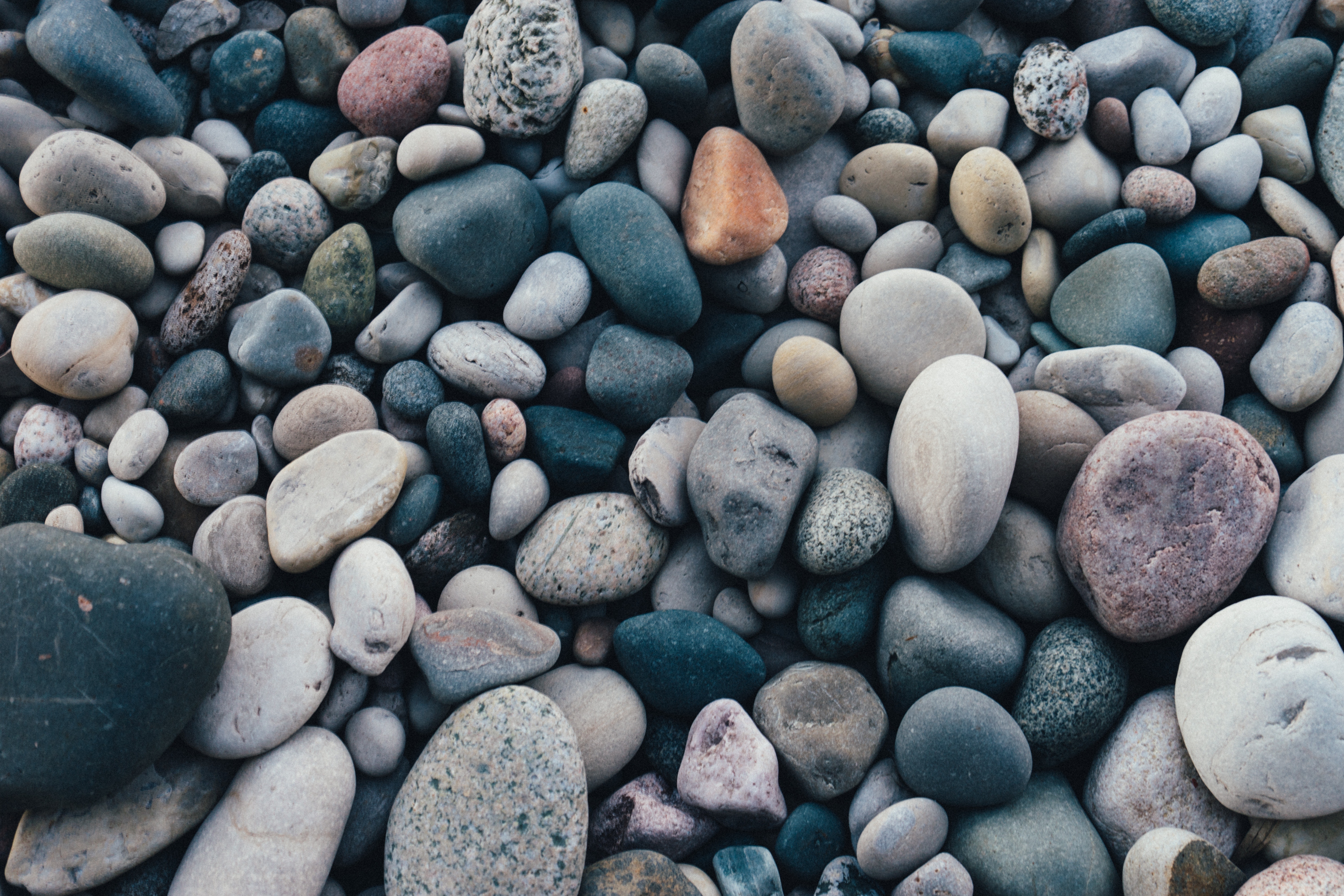 cobblestone-granite-pebbles-1029604
